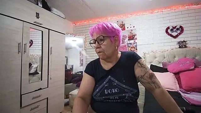 Snapshot of maturehot_65 chatting on 28, 2, 2026 maturehot 65 online show from 28, 2, 2026