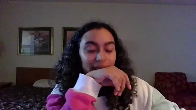 Snapshot of cinnaminnie chatting on 26, 12, 2024 cinnaminnie online show from 26, 12, 2024