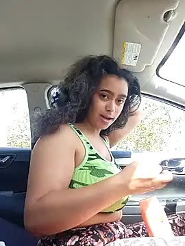 Snapshot of cinnaminnie chatting on 5, 3, 2025 cinnaminnie online show from 5, 3, 2025