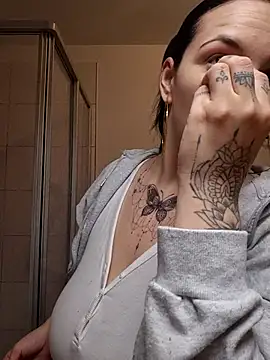 Jujuicy 97 online show from 8, 3, 2026