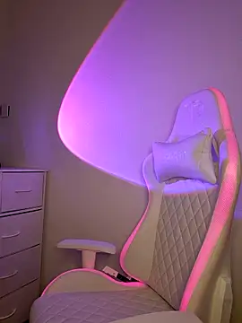 Jujuicy 97 online show from 13, 3, 2026