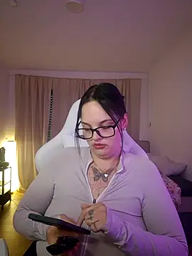 Jujuicy 97 online show from 9, 4, 2026