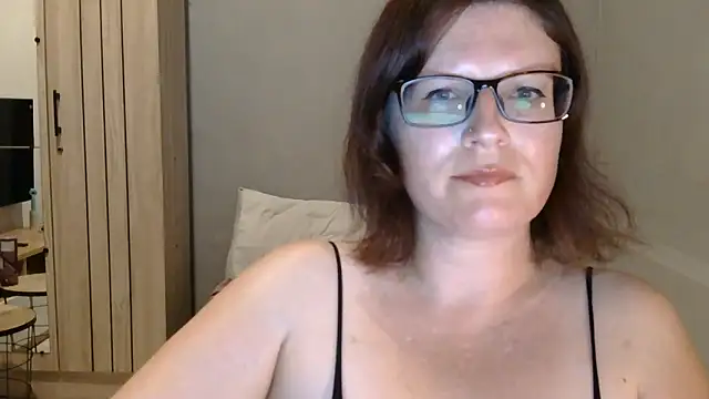 Snapshot of CrimsonMistress chatting on 5, 10, 2025 CrimsonMistress online show from 5, 10, 2025