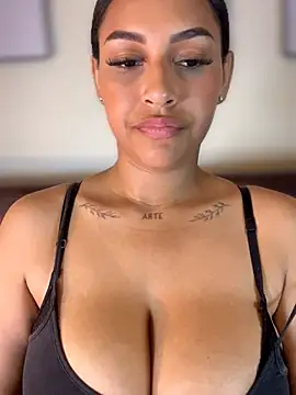 Snapshot of MaverickGray chatting on 8, 5, 2026 MaverickGray online show from 8, 5, 2026