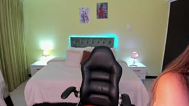  Charlotte evans 1 online show from 1, 4, 2026