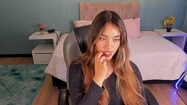  Charlotte evans 1 online show from 17, 4, 2026