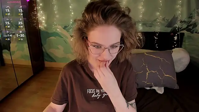 Natural pussy online show from 22, 1, 2025