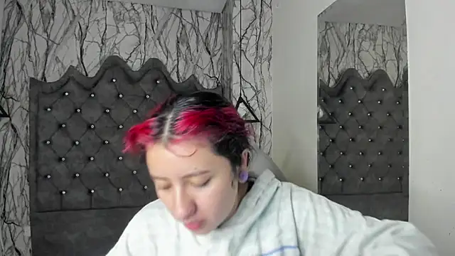 larissa01  online show from 14, 1, 2025
