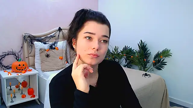 Snapshot of _Sun_Shy_ chatting on 1, 11, 2025 Sun Shy online show from 1, 11, 2025