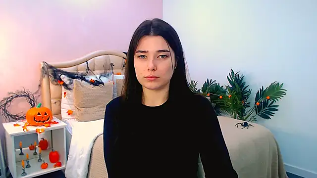 Snapshot of _Sun_Shy_ chatting on 10, 11, 2025 Sun Shy online show from 10, 11, 2025