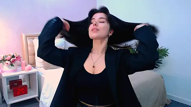 Snapshot of _Sun_Shy_ chatting on 2, 12, 2025 Sun Shy online show from 2, 12, 2025