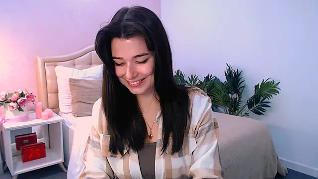 Snapshot of _Sun_Shy_ chatting on 3, 12, 2025 Sun Shy online show from 3, 12, 2025