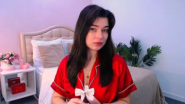 Snapshot of _Sun_Shy_ chatting on 5, 12, 2025 Sun Shy online show from 5, 12, 2025