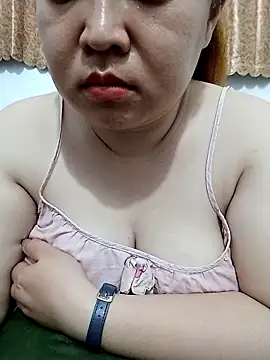 Snapshot of VyOanh2K chatting on 17, 4, 2026 VyOanh2K online show from 17, 4, 2026
