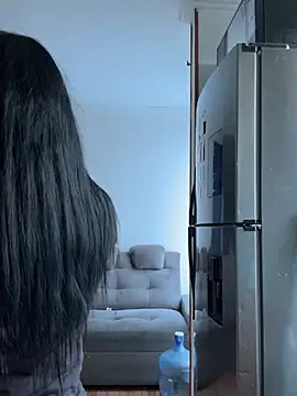 Sara luna  online show from 4, 1, 2025