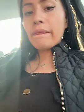 Sara luna  online show from 28, 2, 2025