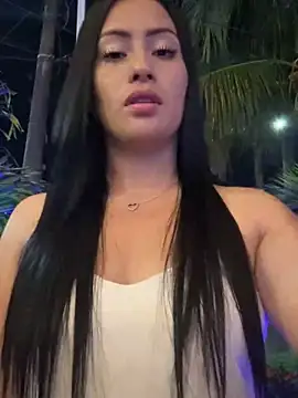 Sara luna  online show from 10, 11, 2025