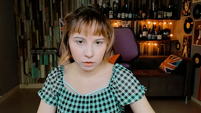 Snapshot of JasmineMilko chatting on 10, 10, 2025 JasmineMilko online show from 10, 10, 2025