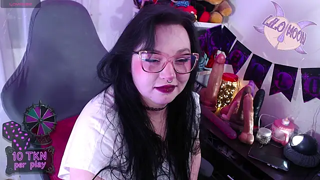 LiloMoon69 online show from 5, 11, 2025