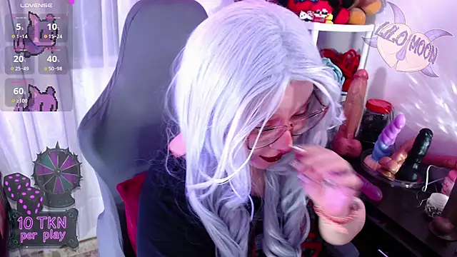 LiloMoon69 online show from 9, 11, 2025