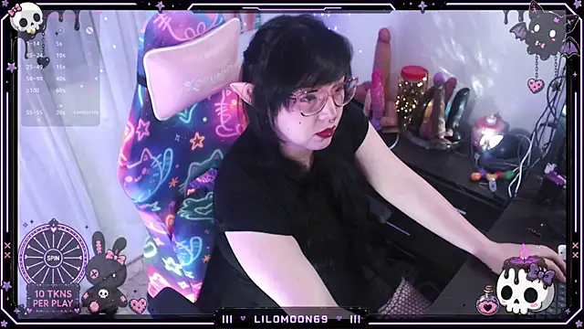 Snapshot of LiloMoon69 chatting on 25, 6, 2026 LiloMoon69 online show from 25, 6, 2026
