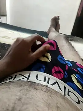 Snapshot of HandsomeHunky1 chatting on 23, 11, 2025 HandsomeHunky1 online show from 23, 11, 2025