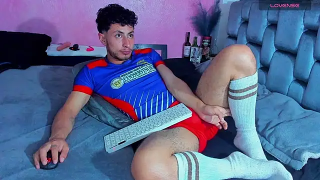 Piggy Eddy online show from 4, 3, 2025