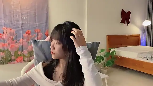 Snapshot of -rosiie- chatting on 5, 3, 2025 -rosiie- online show from 5, 3, 2025