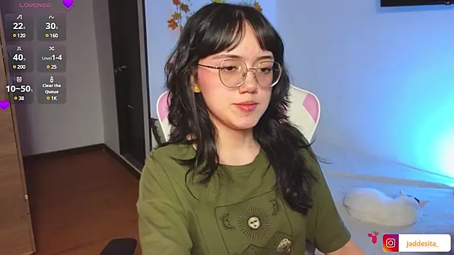 suzumi   online show from 23, 1, 2025