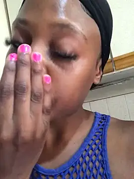 NAUGHTYSHALOTXX online show from 8, 12, 2024