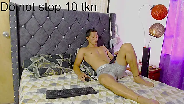 leoytessa 10 online show from 27, 2, 2025