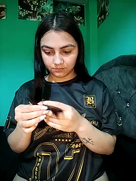 Snapshot of Nahiara_velez chatting on 6, 5, 2026 Nahiara velez online show from 6, 5, 2026