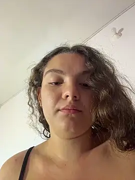 Snapshot of eva_y_marcelo chatting on 22, 12, 2025 eva y marcelo online show from 22, 12, 2025