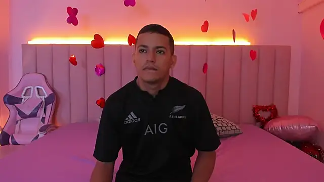 Snapshot of SophieRoyals chatting on 13, 2, 2025 SophieRoyals online show from 13, 2, 2025