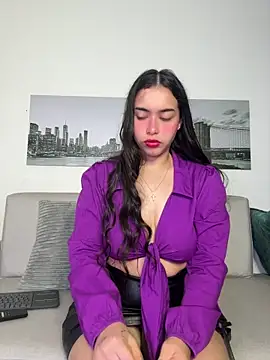 Snapshot of SophieRoyals chatting on 19, 4, 2026 SophieRoyals online show from 19, 4, 2026