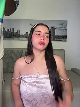 Snapshot of SophieRoyals chatting on 13, 5, 2026 SophieRoyals online show from 13, 5, 2026
