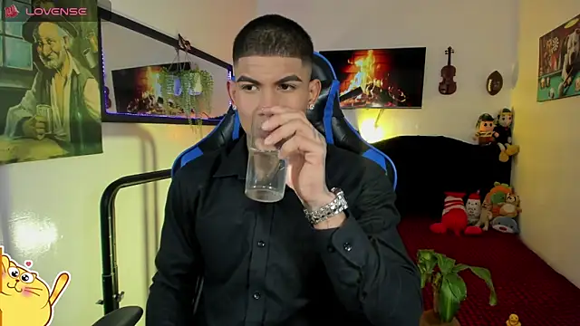 Snapshot of Damian_latinxxx chatting on 27, 4, 2026 Damian latinxxx online show from 27, 4, 2026