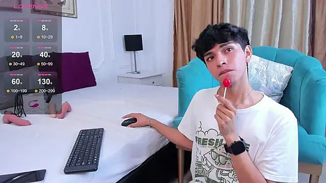 Snapshot of Santy_carrington chatting on 11, 12, 2024 Santy carrington online show from 11, 12, 2024