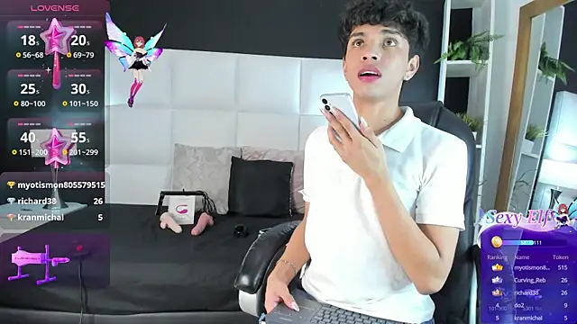 Snapshot of Santy_carrington chatting on 15, 12, 2024 Santy carrington online show from 15, 12, 2024