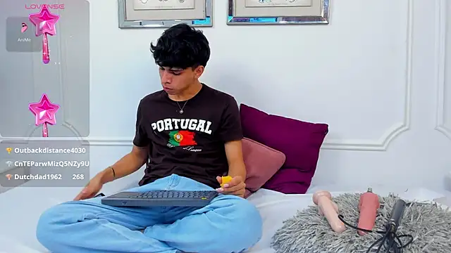 Snapshot of Santy_carrington chatting on 4, 1, 2025 Santy carrington online show from 4, 1, 2025