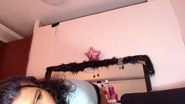 DaniBoom12 online show from 18, 2, 2025