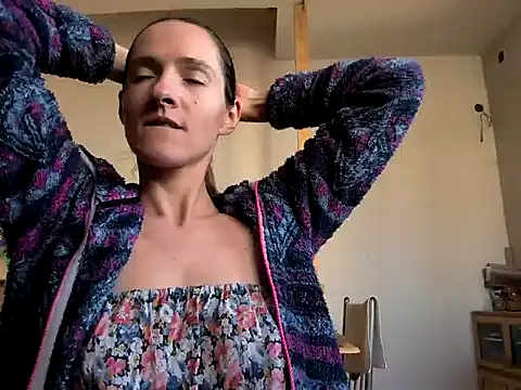 Snapshot of Milky_hairy_mommy chatting on 11, 2, 2025 Milky hairy mommy online show from 11, 2, 2025