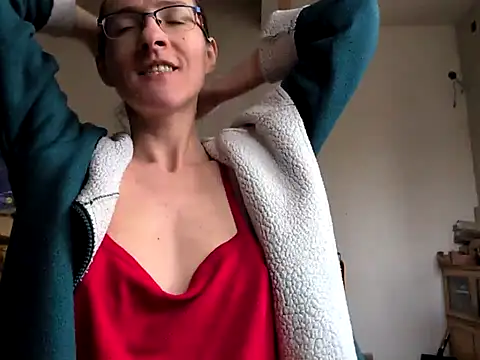 Snapshot of Milky_hairy_mommy chatting on 11, 3, 2025 Milky hairy mommy online show from 11, 3, 2025