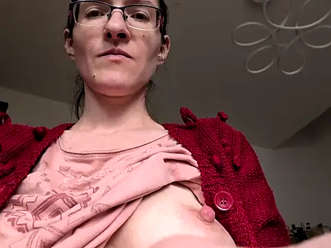 Snapshot of Milky_hairy_mommy chatting on 15, 3, 2025 Milky hairy mommy online show from 15, 3, 2025