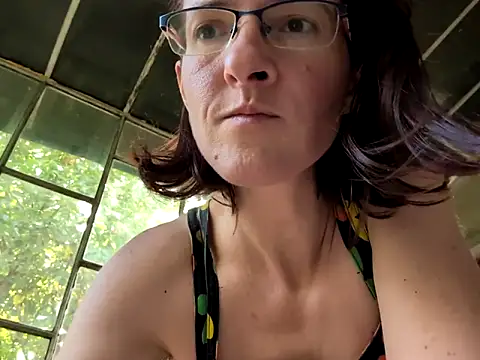 Snapshot of Milky_hairy_mommy chatting on 19, 9, 2025 Milky hairy mommy online show from 19, 9, 2025