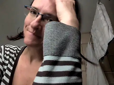 Snapshot of Milky_hairy_mommy chatting on 20, 9, 2025 Milky hairy mommy online show from 20, 9, 2025