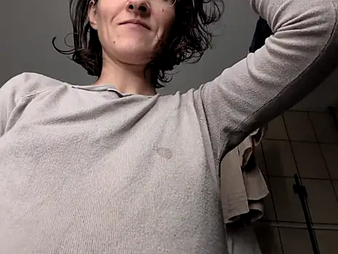 Snapshot of Milky_hairy_mommy chatting on 29, 9, 2025 Milky hairy mommy online show from 29, 9, 2025