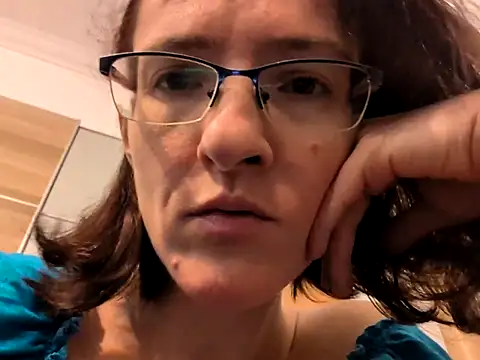 Snapshot of Milky_hairy_mommy chatting on 7, 10, 2025 Milky hairy mommy online show from 7, 10, 2025