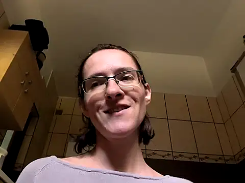 Snapshot of Milky_hairy_mommy chatting on 17, 10, 2025 Milky hairy mommy online show from 17, 10, 2025