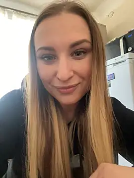 Snapshot of OlgaBuzzz chatting on 14, 2, 2025 OlgaBuzzz online show from 14, 2, 2025